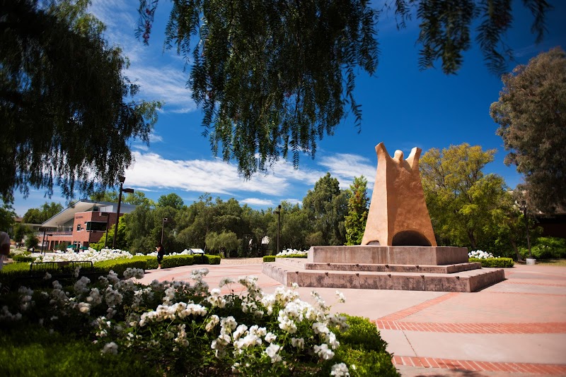 California Lutheran University campus photo 4