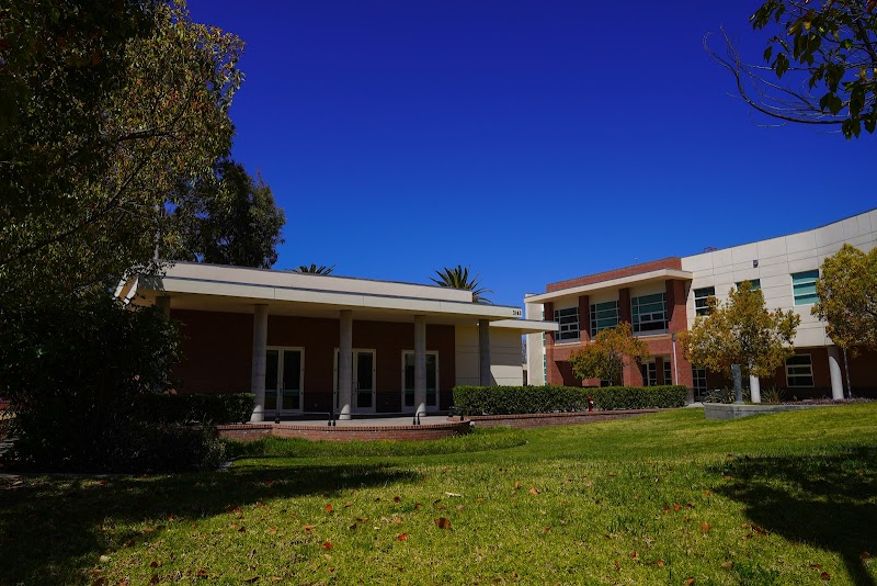 California Lutheran University campus photo 5