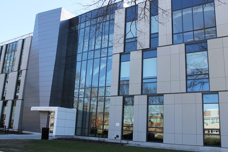 Farmingdale State College campus photo 3