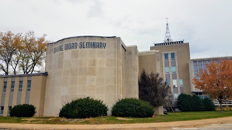 Divine Word College campus photo 5