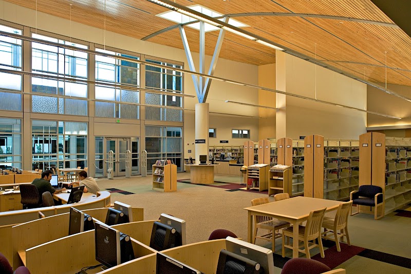 Folsom Lake College campus photo 5