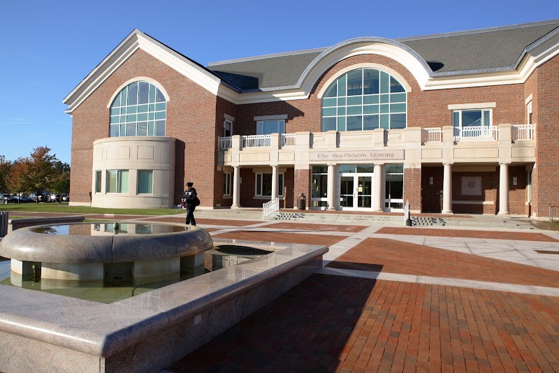 Stonehill College campus photo 4