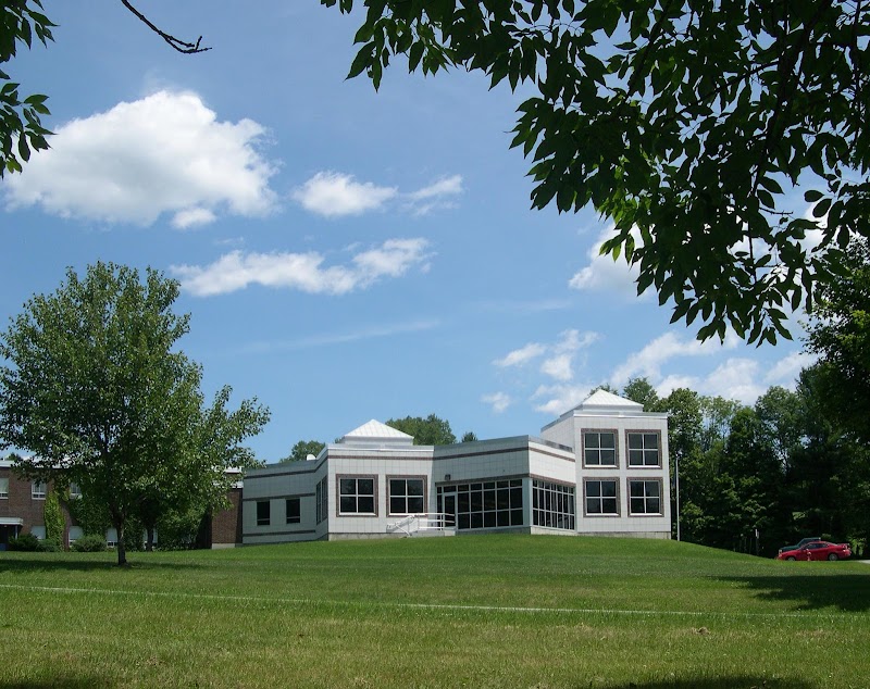 River Valley Community College campus photo 2
