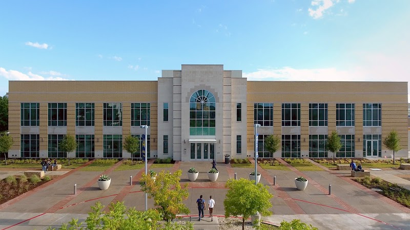 Texas Wesleyan University campus photo 1