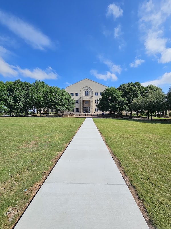 Texas Wesleyan University campus photo 3