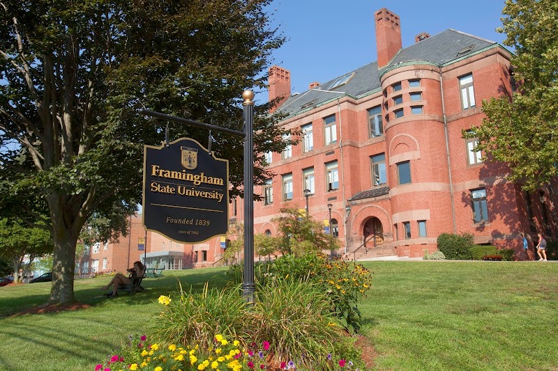 Framingham State University campus photo 2