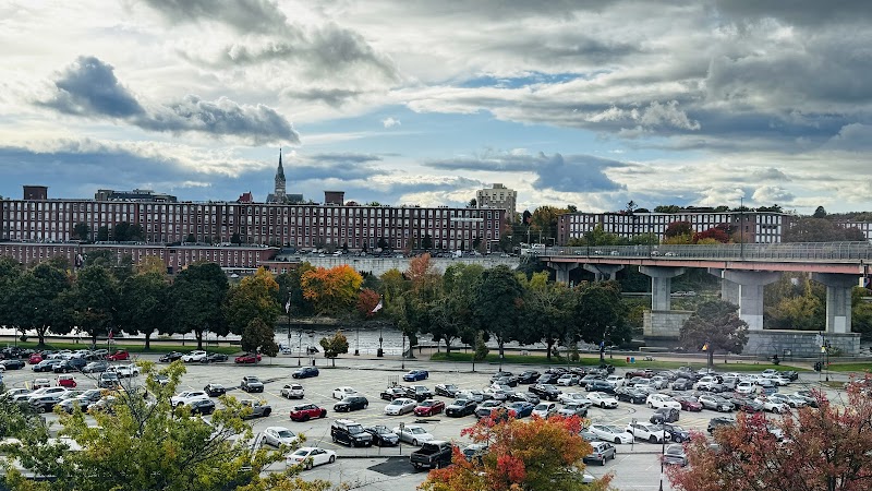 University of New Hampshire at Manchester campus photo 4