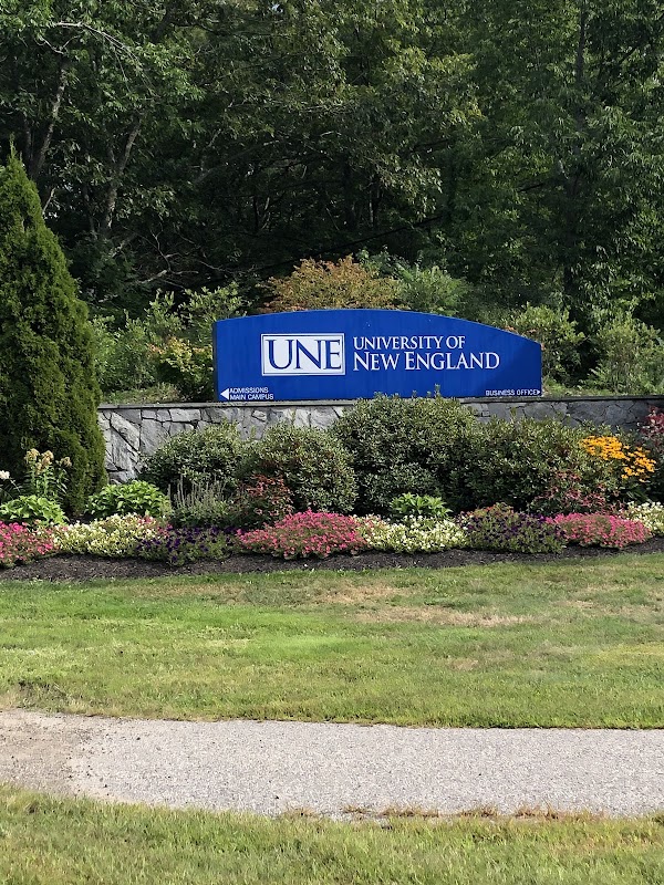 University of New England campus photo 3