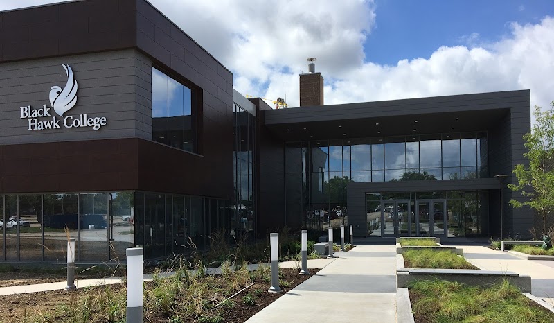 Black Hawk College campus photo 1