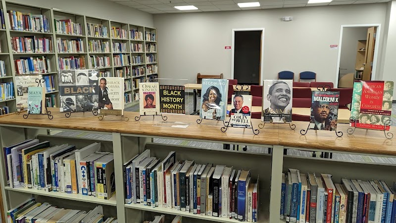 Northwestern College campus photo 1