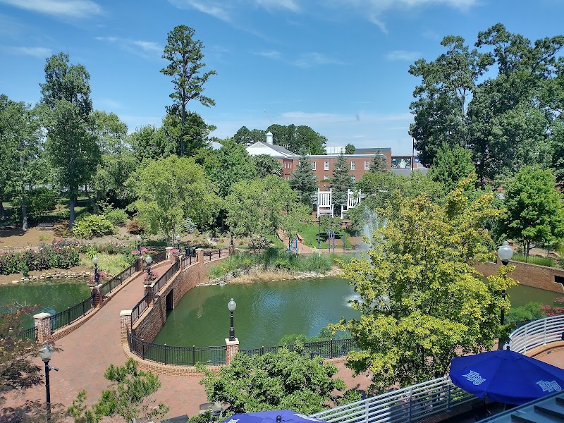 High Point University campus photo 4