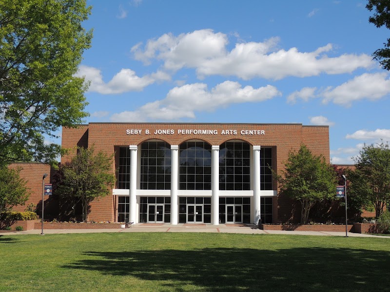 Louisburg College campus photo 5