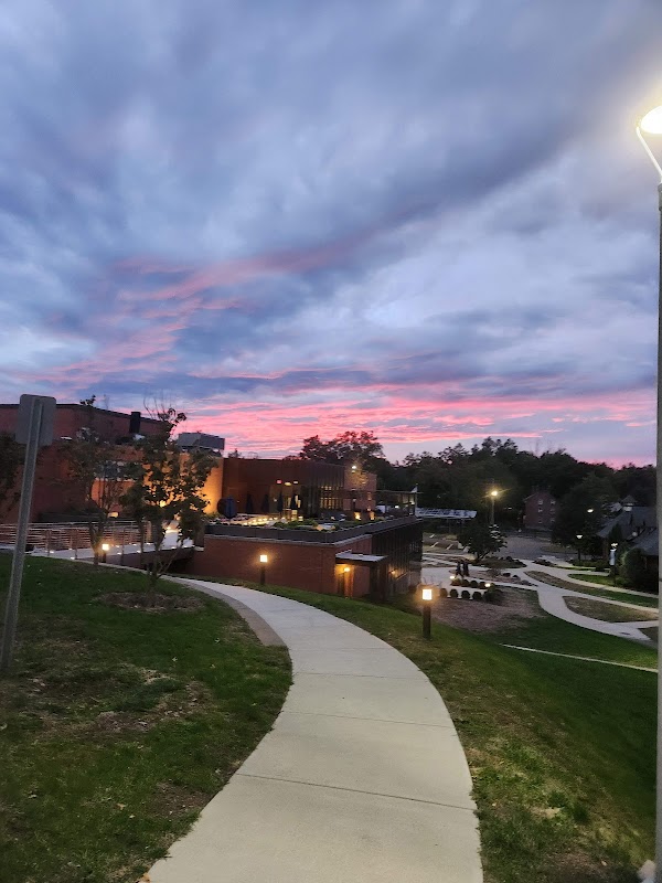 Albertus Magnus College campus photo 3