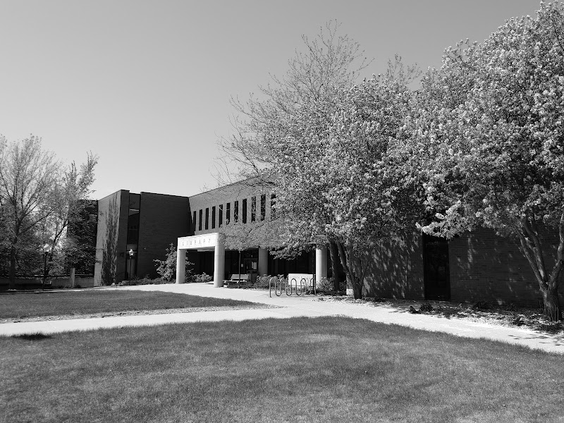 Minot State University campus photo 4
