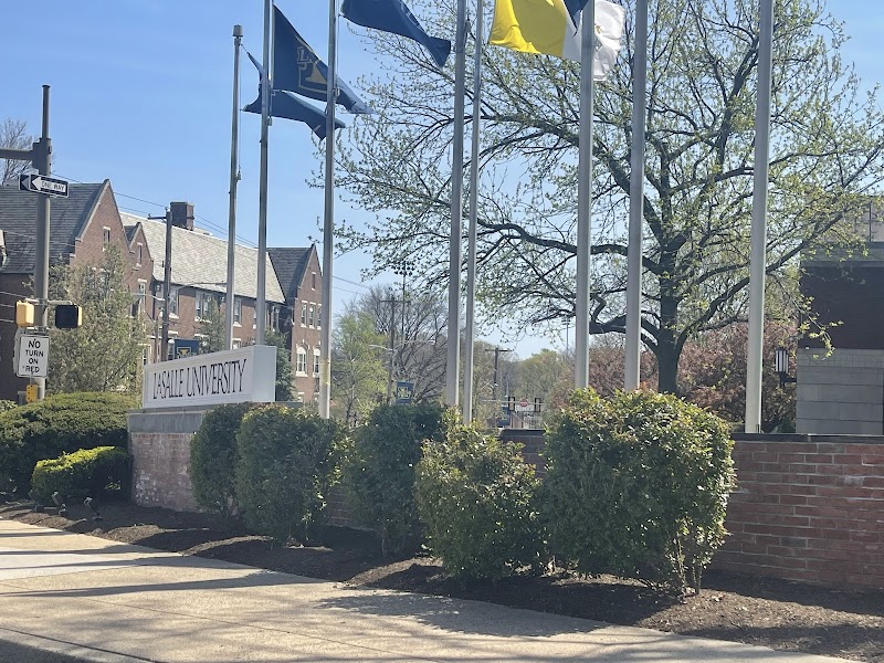 La Salle University campus photo 4
