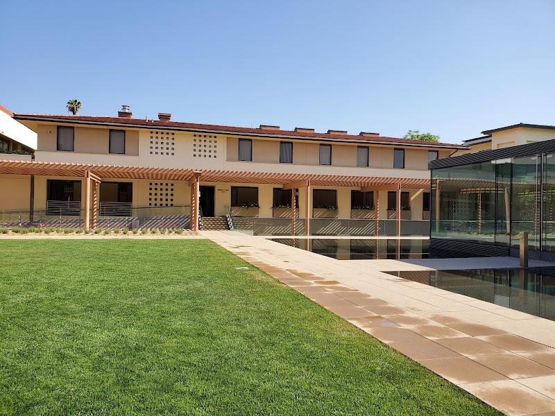 Claremont McKenna College campus photo 3