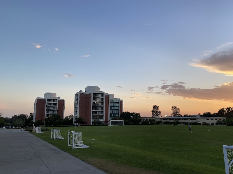 Claremont McKenna College campus photo 4