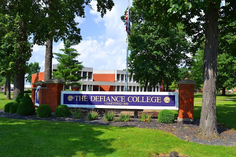 Defiance College campus photo 5