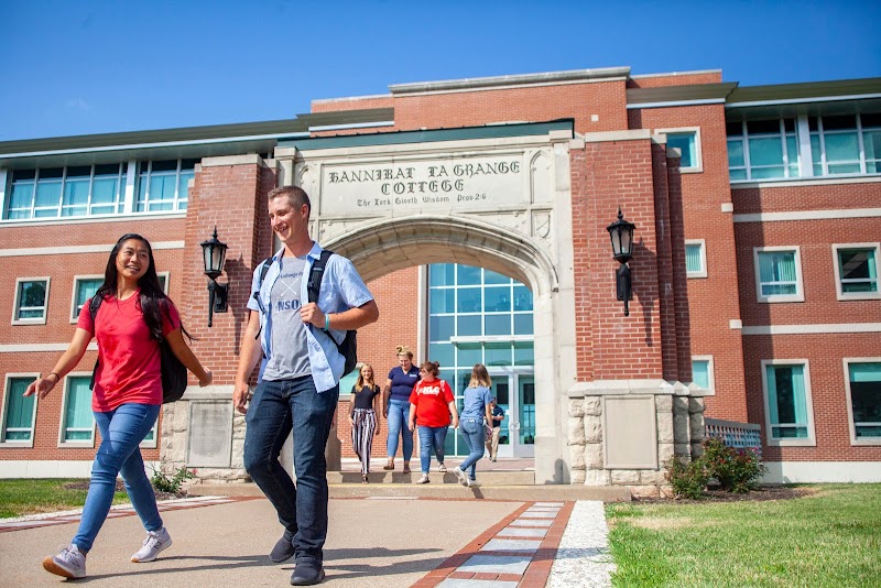 Hannibal-LaGrange University campus photo 2