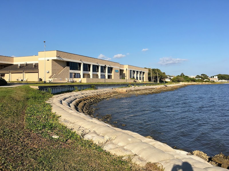 Carteret Community College campus photo 2