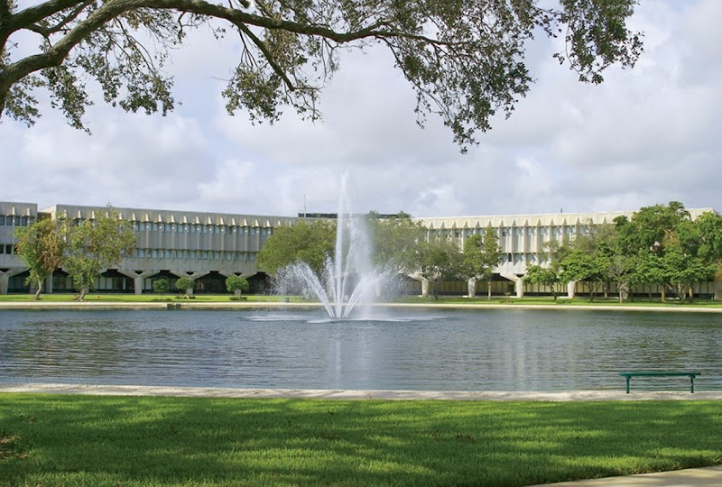 Everglades University campus photo 1