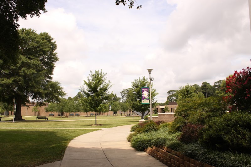 Virginia Peninsula Community College campus photo 3