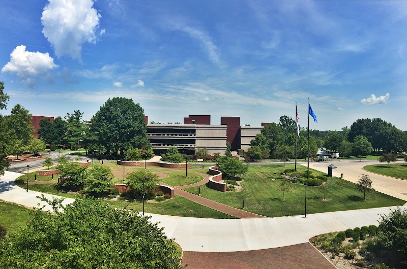 Southern Illinois University-Edwardsville campus photo 3