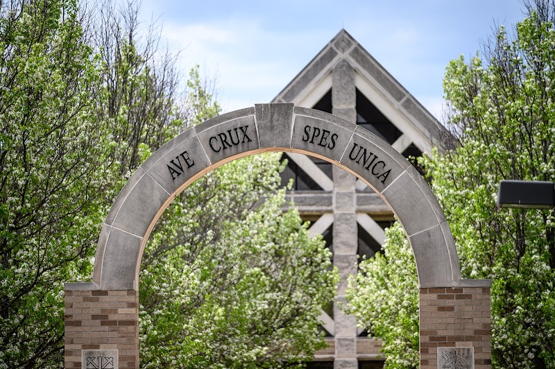 Holy Cross College campus photo 1
