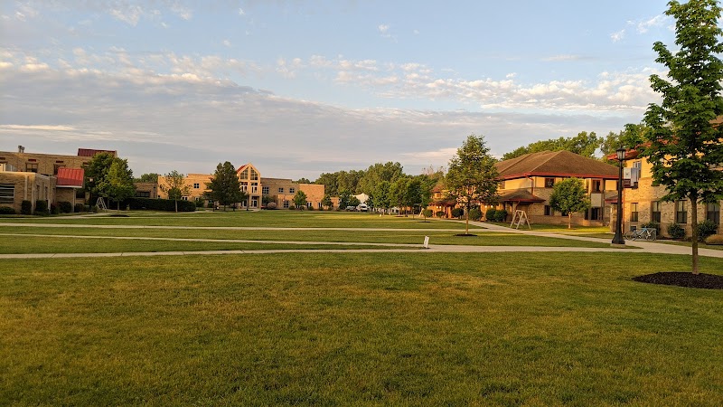 Holy Cross College campus photo 4
