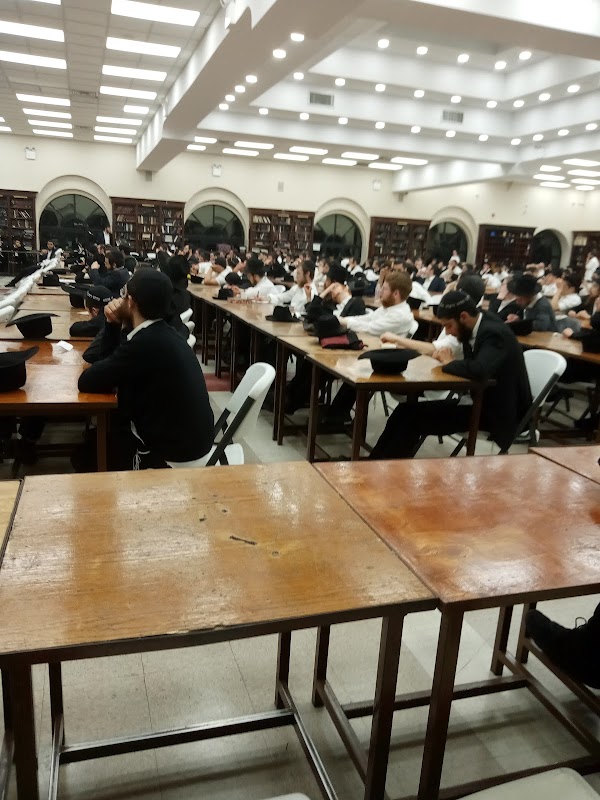 Talmudical Seminary Oholei Torah campus photo 4