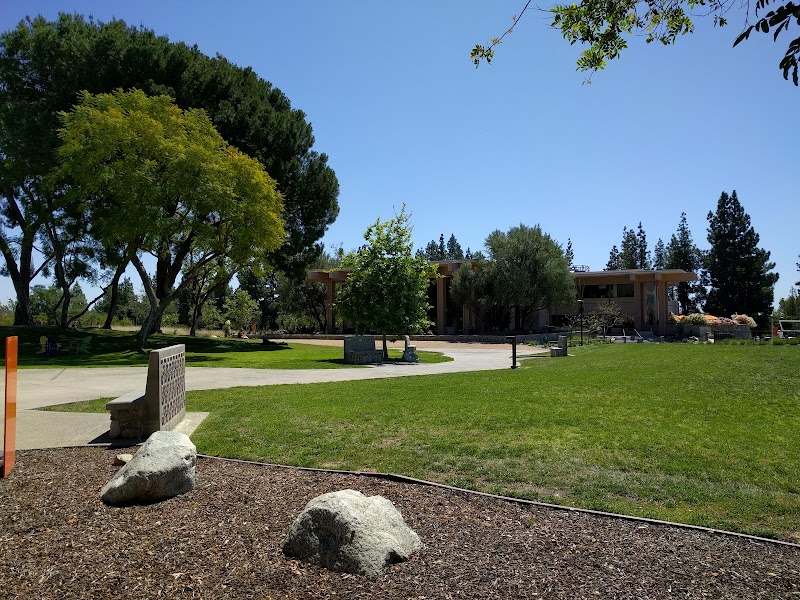 Pitzer College campus photo 4