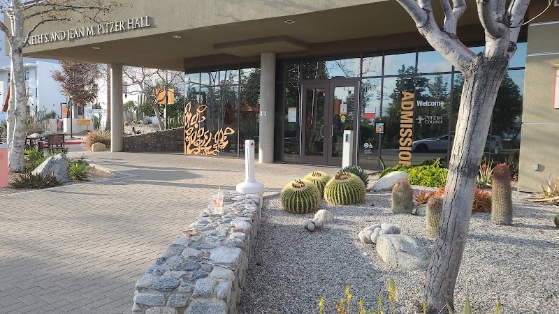 Pitzer College campus photo 5