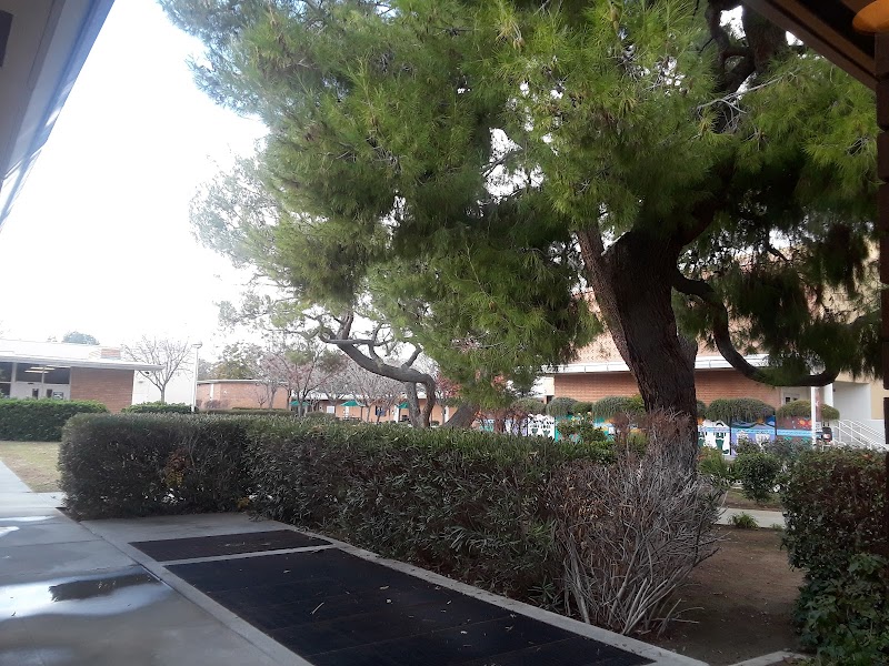 Coalinga College campus photo 5