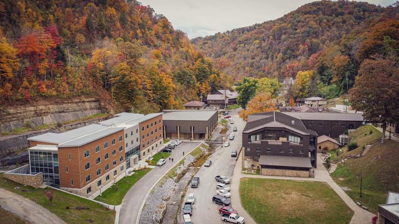 Alice Lloyd College campus photo 3