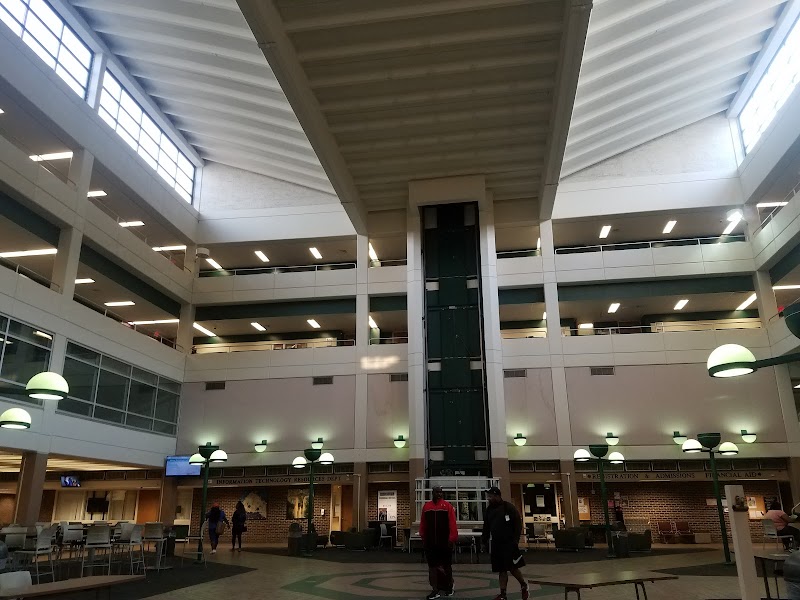 Prairie State College campus photo 1