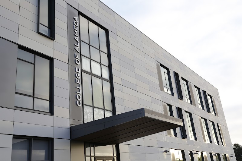 College of Alameda campus photo 2