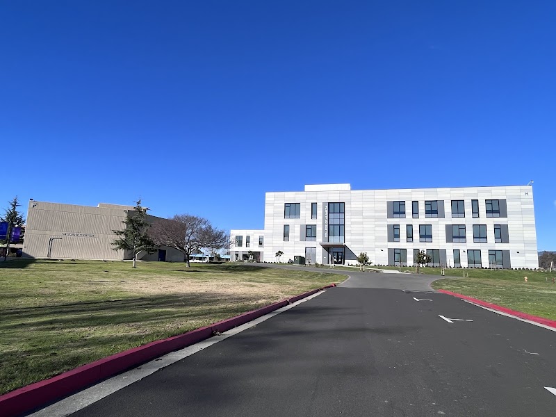 College of Alameda campus photo 3