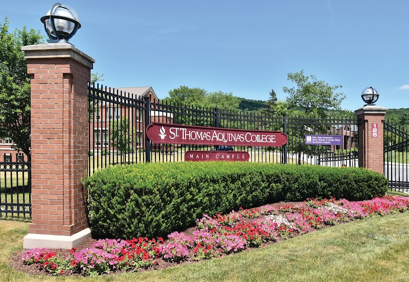 St. Thomas Aquinas College campus photo 4
