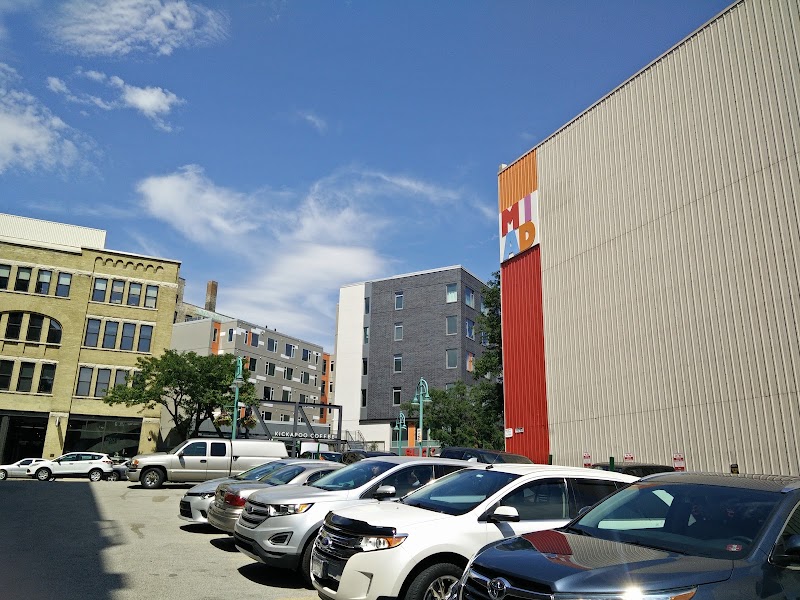 Milwaukee Institute of Art & Design campus photo 3