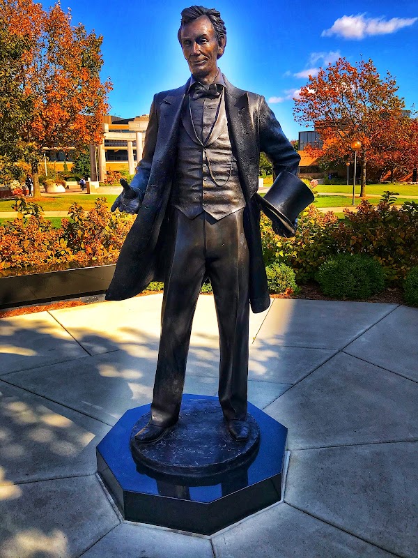 University of Illinois Springfield campus photo 2