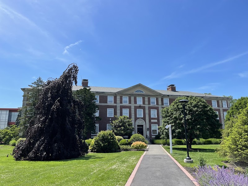 Adelphi University campus photo 2