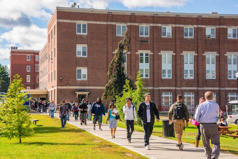 Quinsigamond Community College campus photo 3