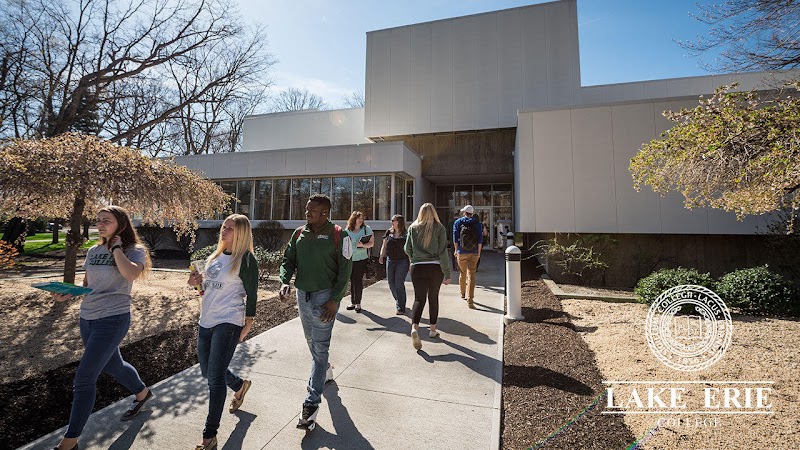 Lake Erie College campus photo 5