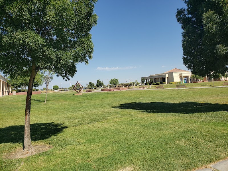 Lemoore College campus photo 3