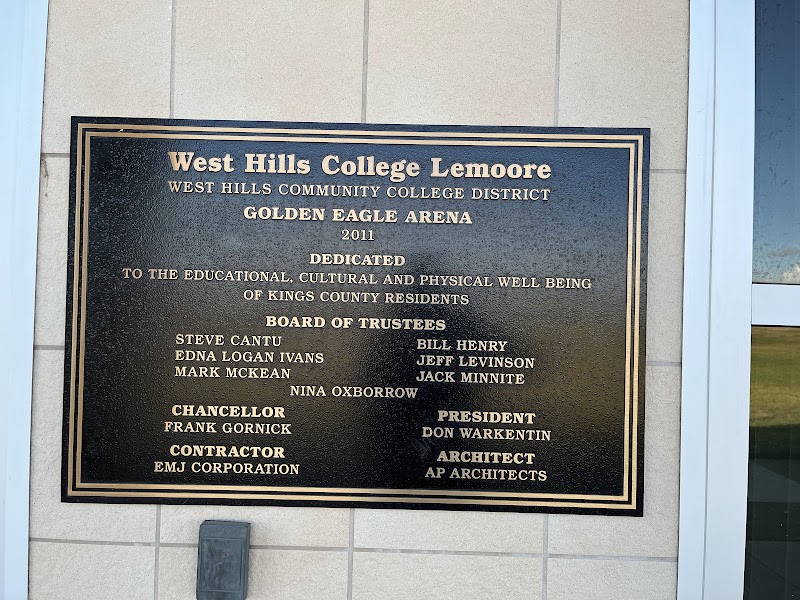 Lemoore College campus photo 5