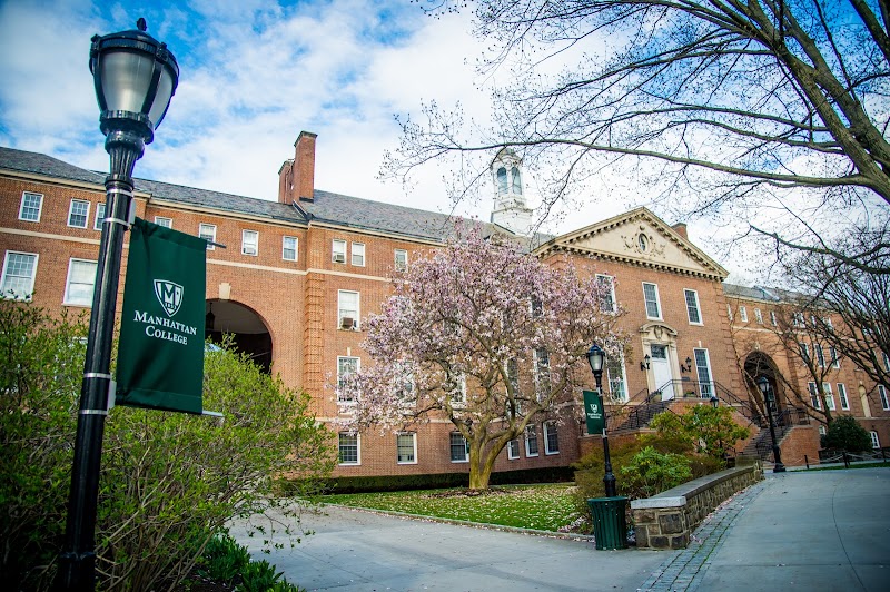 Manhattan College campus photo 3