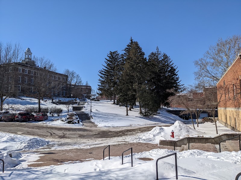 Monmouth College campus photo 5