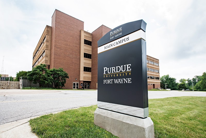 Purdue University Fort Wayne campus photo 4