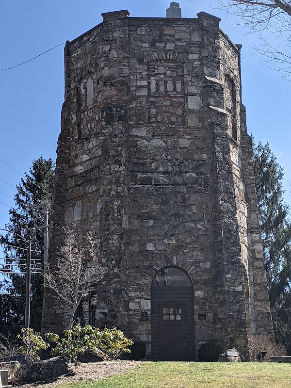 Lees-McRae College campus photo 2