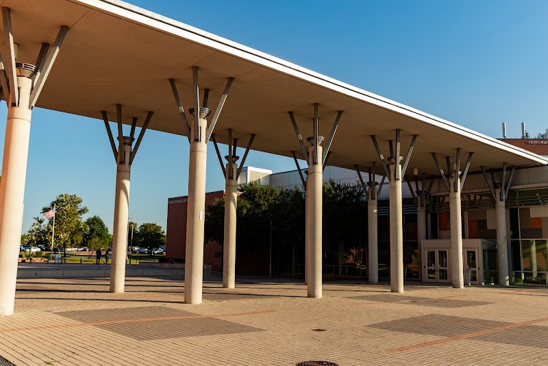 Northeast Lakeview College campus photo 4
